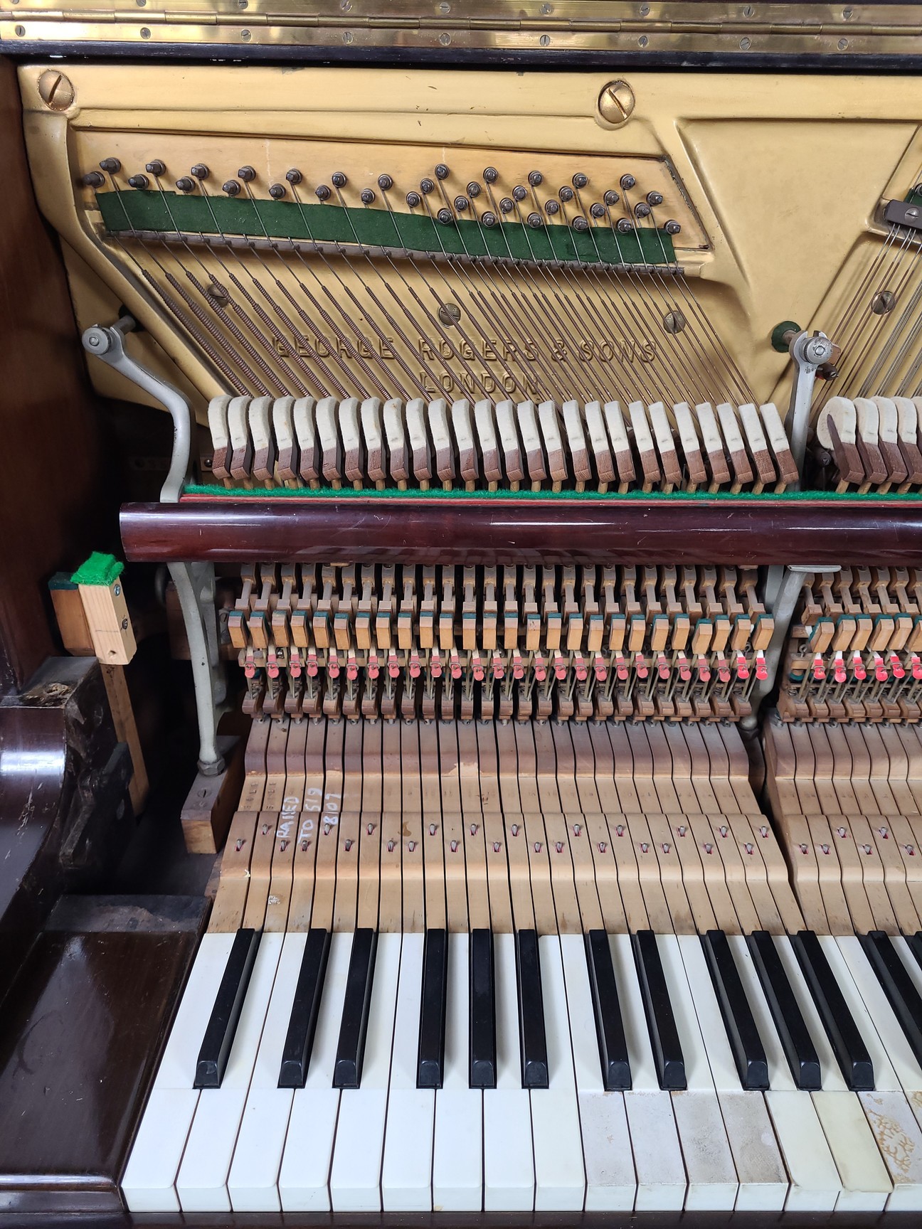 Image of George Rogers & Sons Upright Piano (35861), 1925, 88 Keys, Dark Mahogany