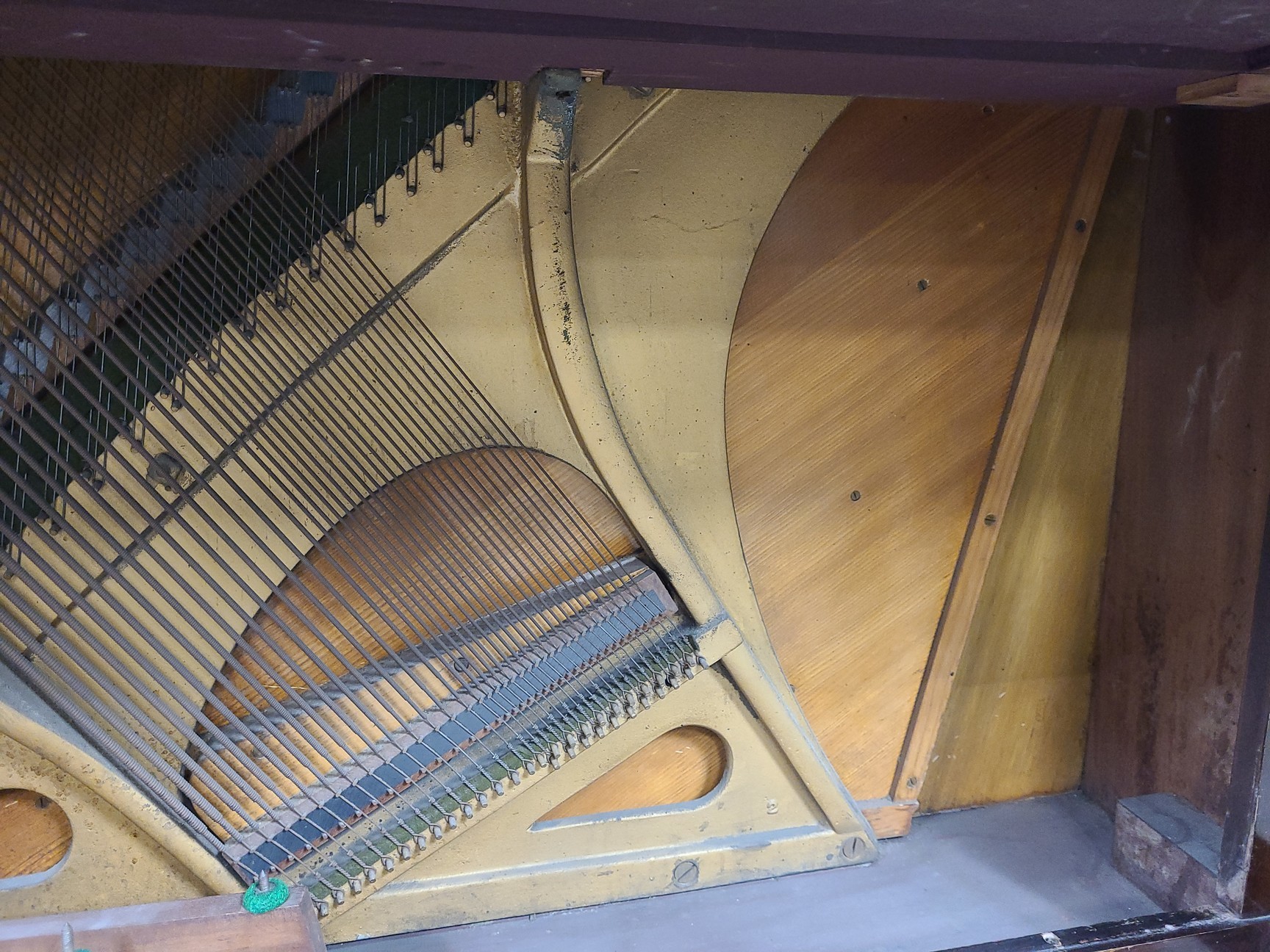 Image of George Rogers & Sons Upright Piano (35861), 1925, 88 Keys, Dark Mahogany