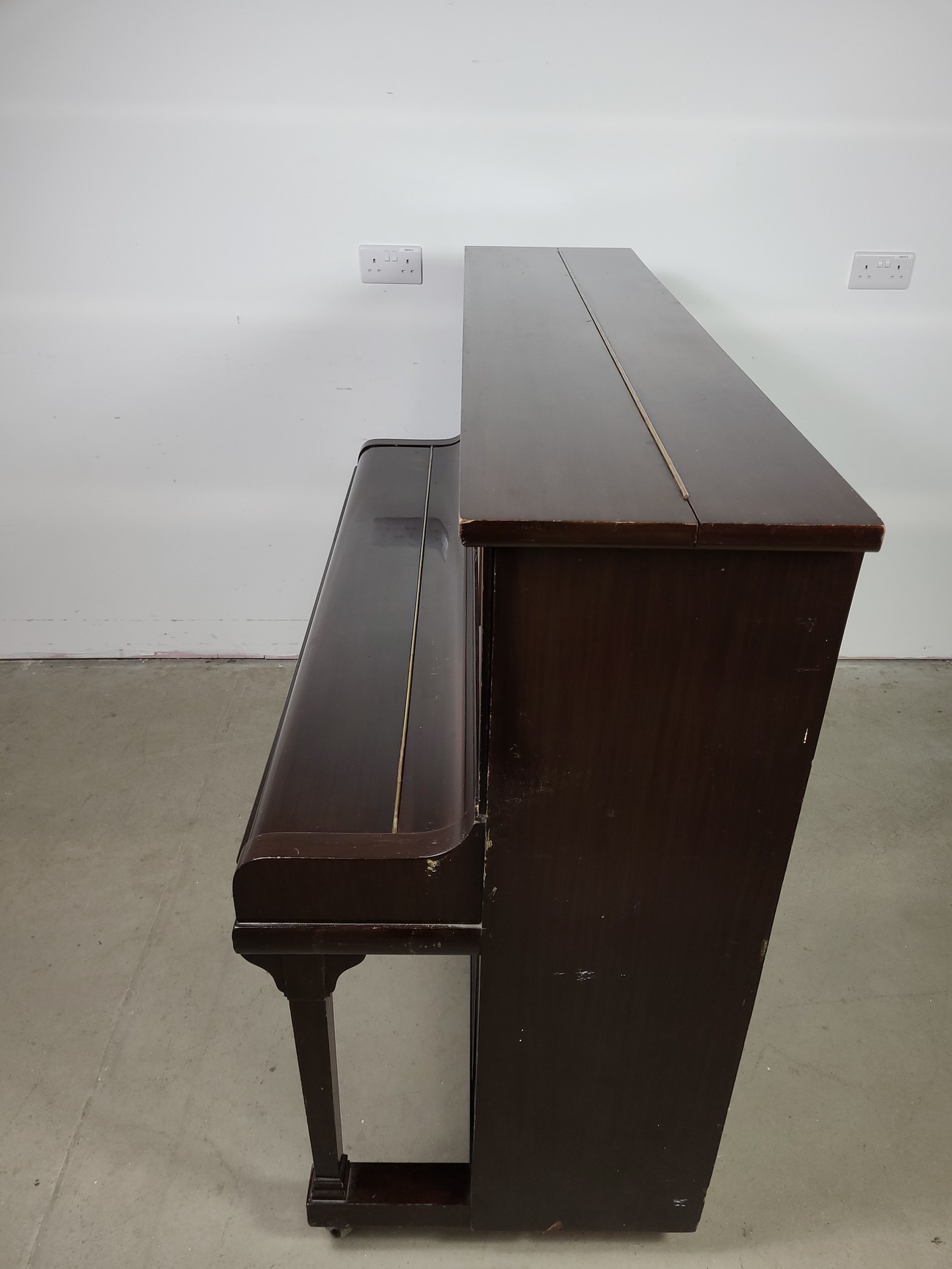 Image of George Rogers & Sons Upright Piano (35861), 1925, 88 Keys, Dark Mahogany