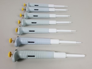 Thumbnail image of 7 x Nichiryo Nichipet EX Pipettes Volume 2 - 20μL Lab
