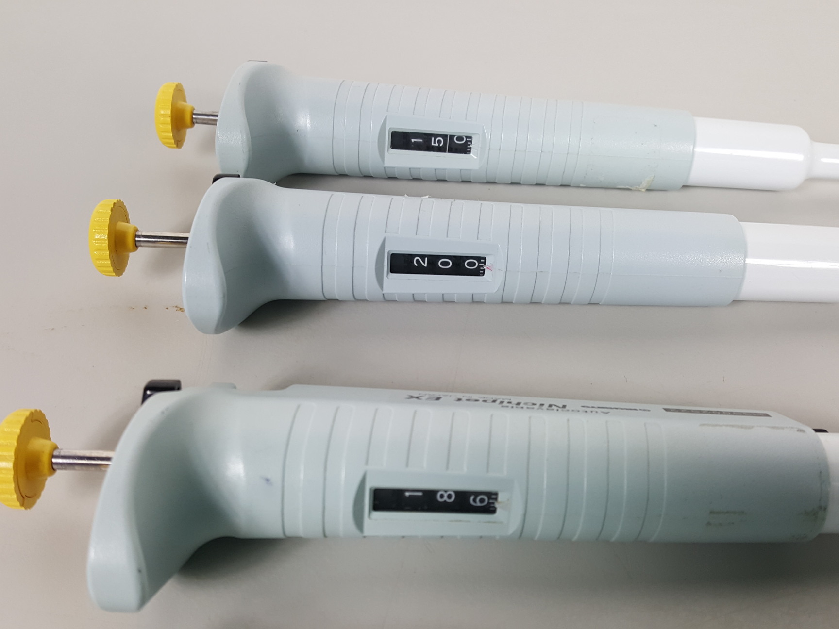 Image of 7 x Nichiryo Nichipet EX Pipettes Volume 2 - 20μL Lab