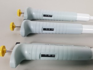 Thumbnail image of 7 x Nichiryo Nichipet EX Pipettes Volume 2 - 20μL Lab