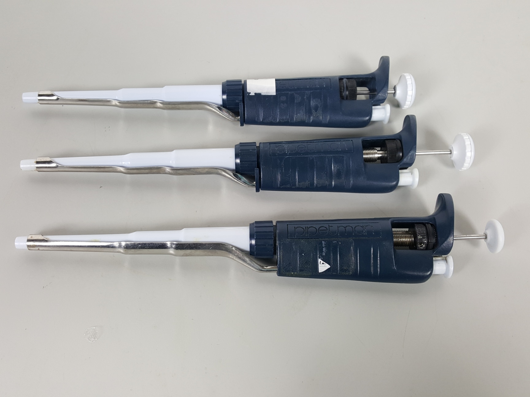 Image of 3 x Gilson Pipetman P1000 Pipettes 200 - 100μL Lab