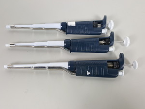 Thumbnail image of 3 x Gilson Pipetman P1000 Pipettes 200 - 100μL Lab