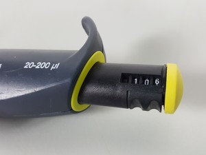 Thumbnail image of 2 x Anachem 8 Channel Pipettes - 20 - 200μL & 5 - 50μL Lab