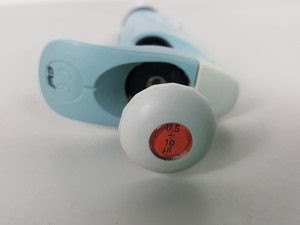 Thumbnail image of 4 x Pipettes AXYPET 0.5-1μL, StarPet 2-20, Nichipet 1-10, Sartorius 100-1000 Lab