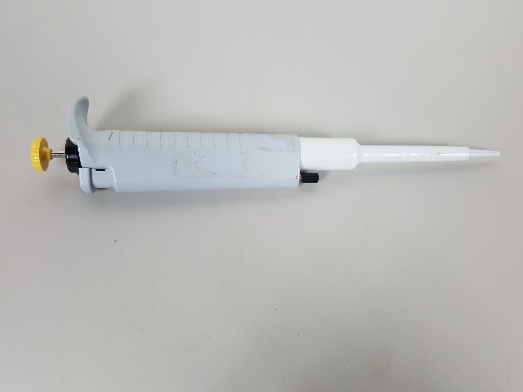 Image of 4 x Pipettes AXYPET 0.5-1μL, StarPet 2-20, Nichipet 1-10, Sartorius 100-1000 Lab