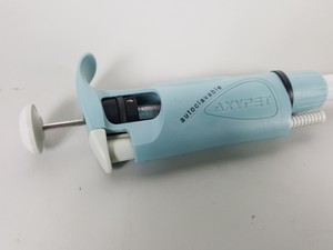 Thumbnail image of 4 x Pipettes AXYPET 0.5-1μL, StarPet 2-20, Nichipet 1-10, Sartorius 100-1000 Lab