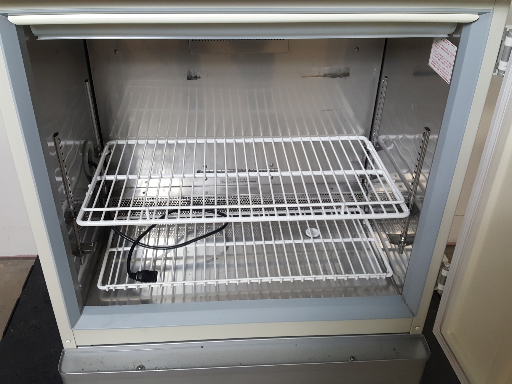 Image of Sanyo MIR-154 Cooled Laboratory Incubator Lab