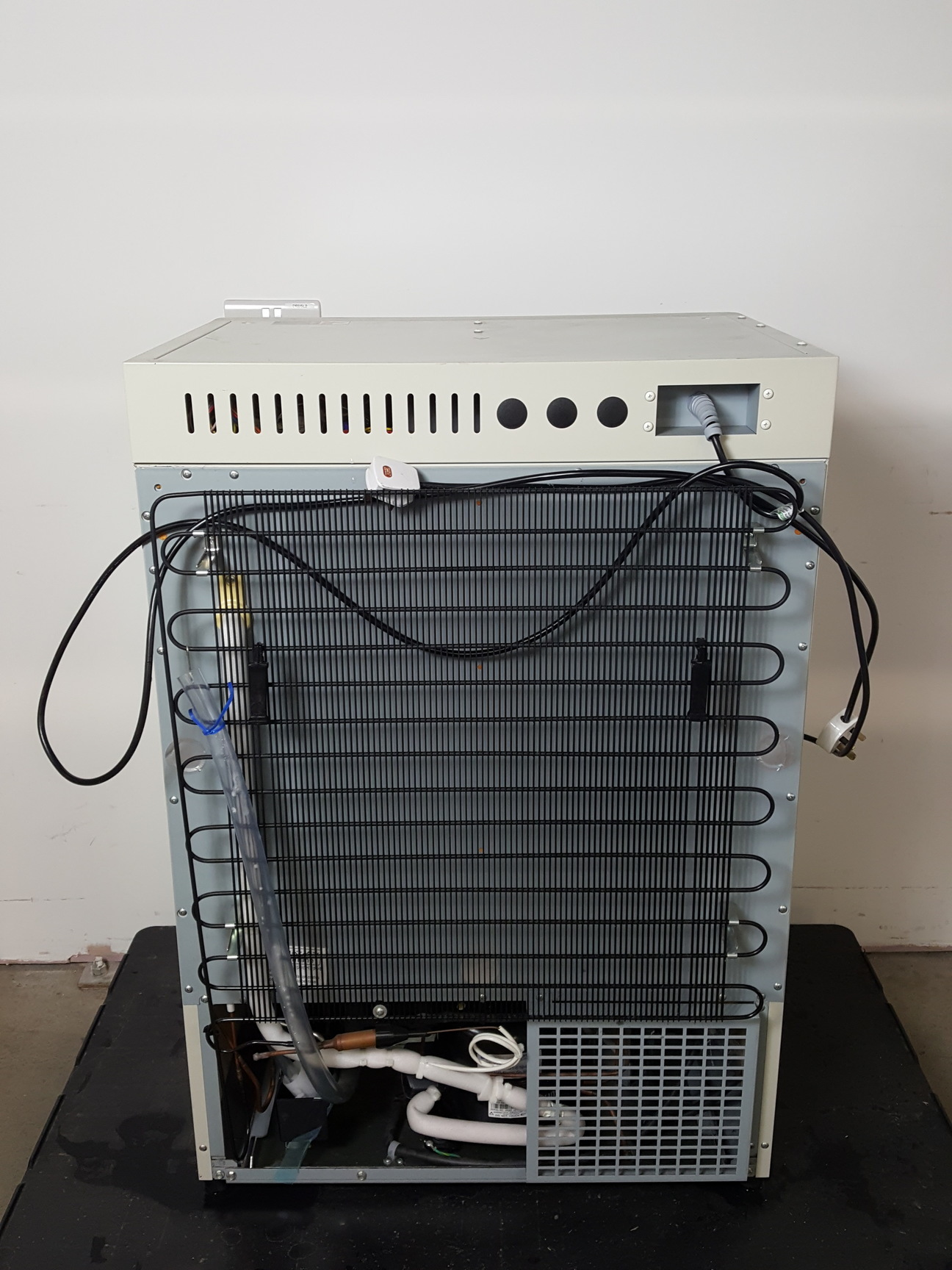 Image of Sanyo MIR-154 Cooled Laboratory Incubator Lab