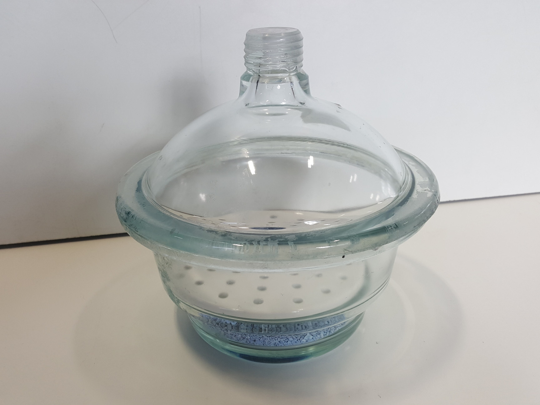 Image of Glass Laboratory Domed Vacuum Desiccator / Dryer with Insert 21cm Lab