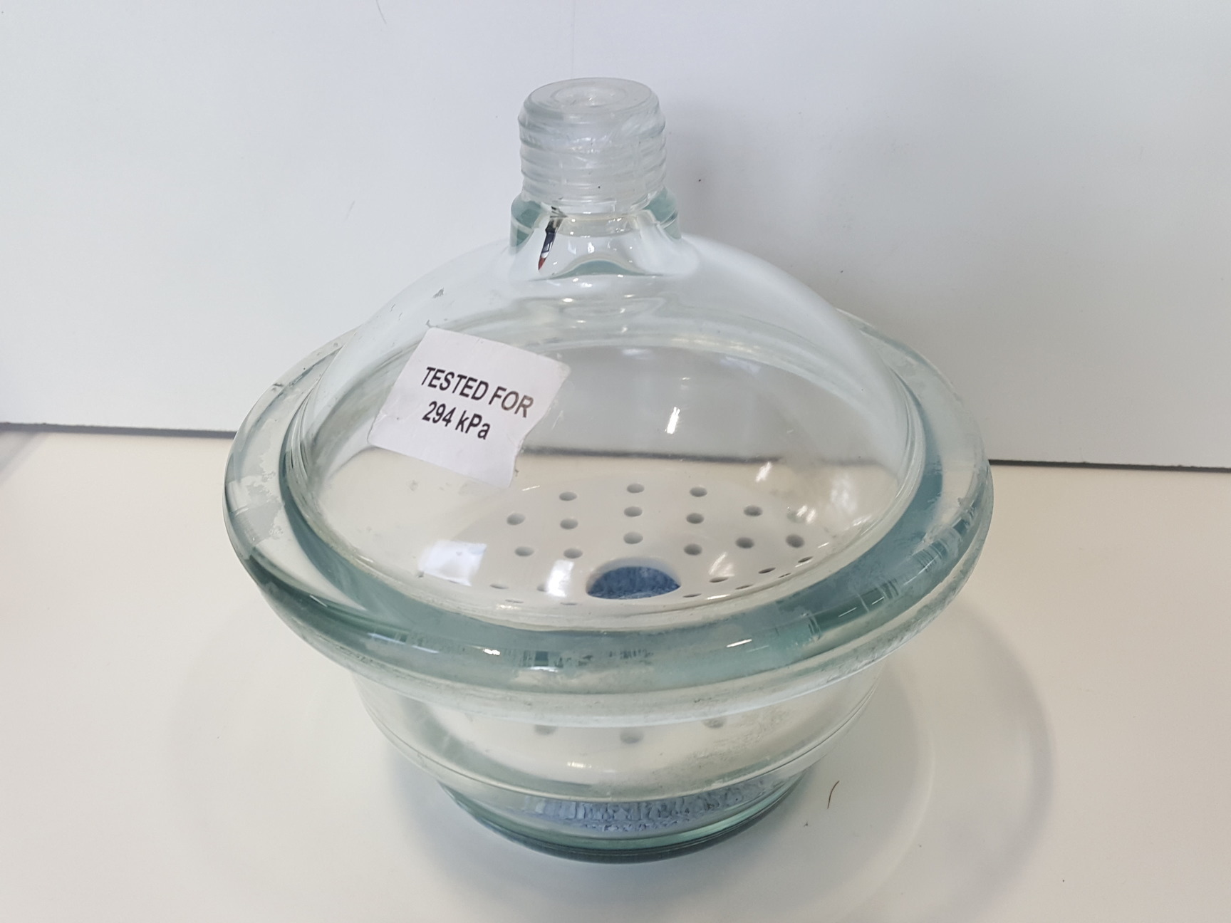Image of Glass Laboratory Domed Vacuum Desiccator / Dryer with Insert 21cm Lab
