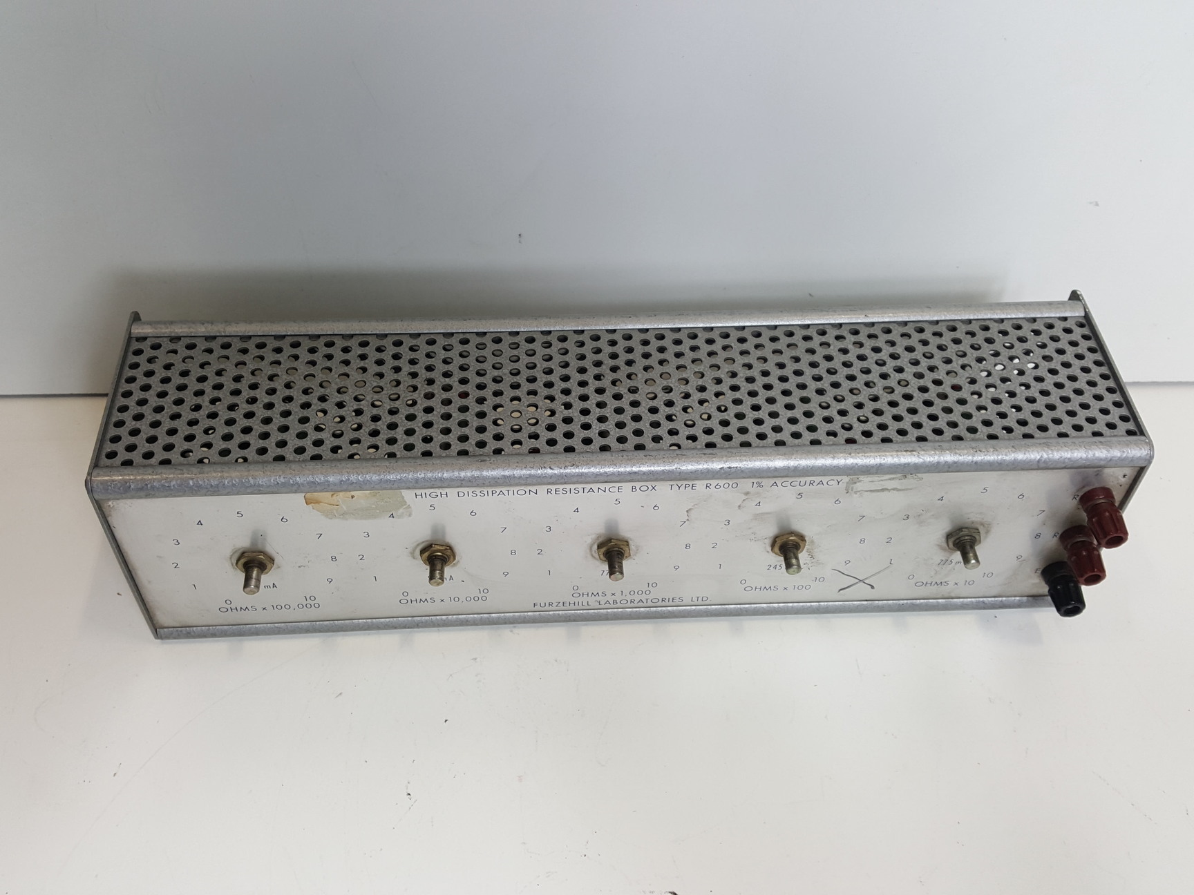 Image of Furzehill Laboratories Ltd High Dissipation Resistance Box Type R600 1% Accuracy
