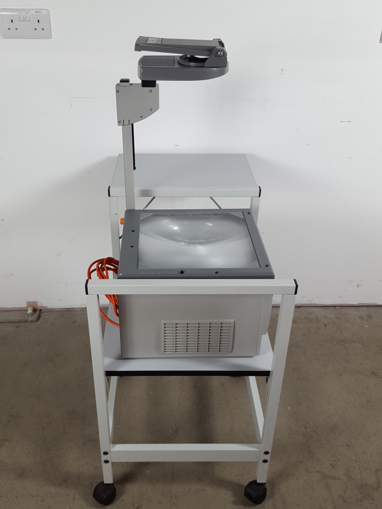 Image of Vega Focus 400 GLS Overhead Acetate Projector & Trolley 