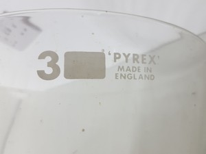 Thumbnail image of 32 x Volumetric Flasks, 3L Buchner Funnel, 10L Bottle, 3 x Measuring Tubes Lab