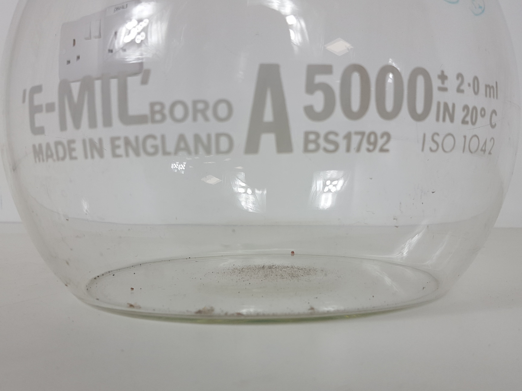 Image of 32 x Volumetric Flasks, 3L Buchner Funnel, 10L Bottle, 3 x Measuring Tubes Lab