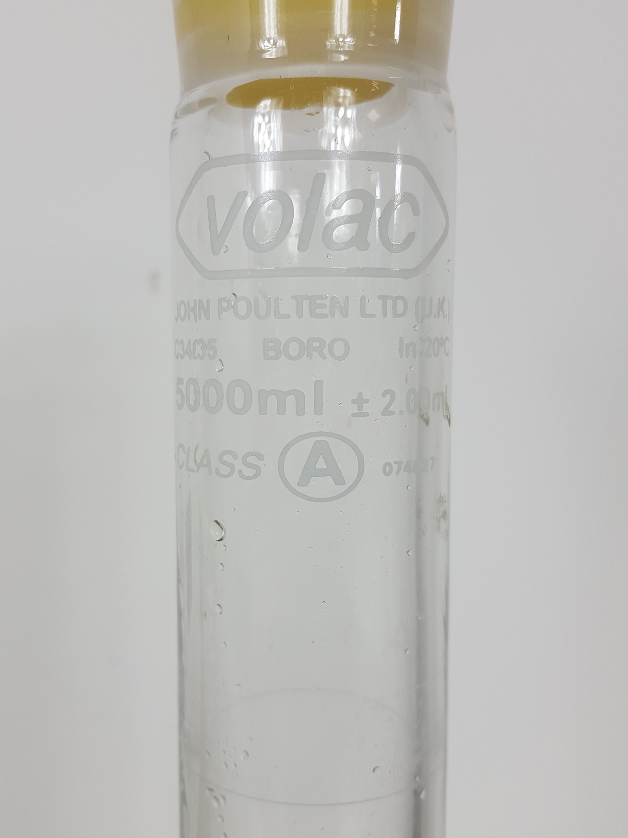 Image of 32 x Volumetric Flasks, 3L Buchner Funnel, 10L Bottle, 3 x Measuring Tubes Lab