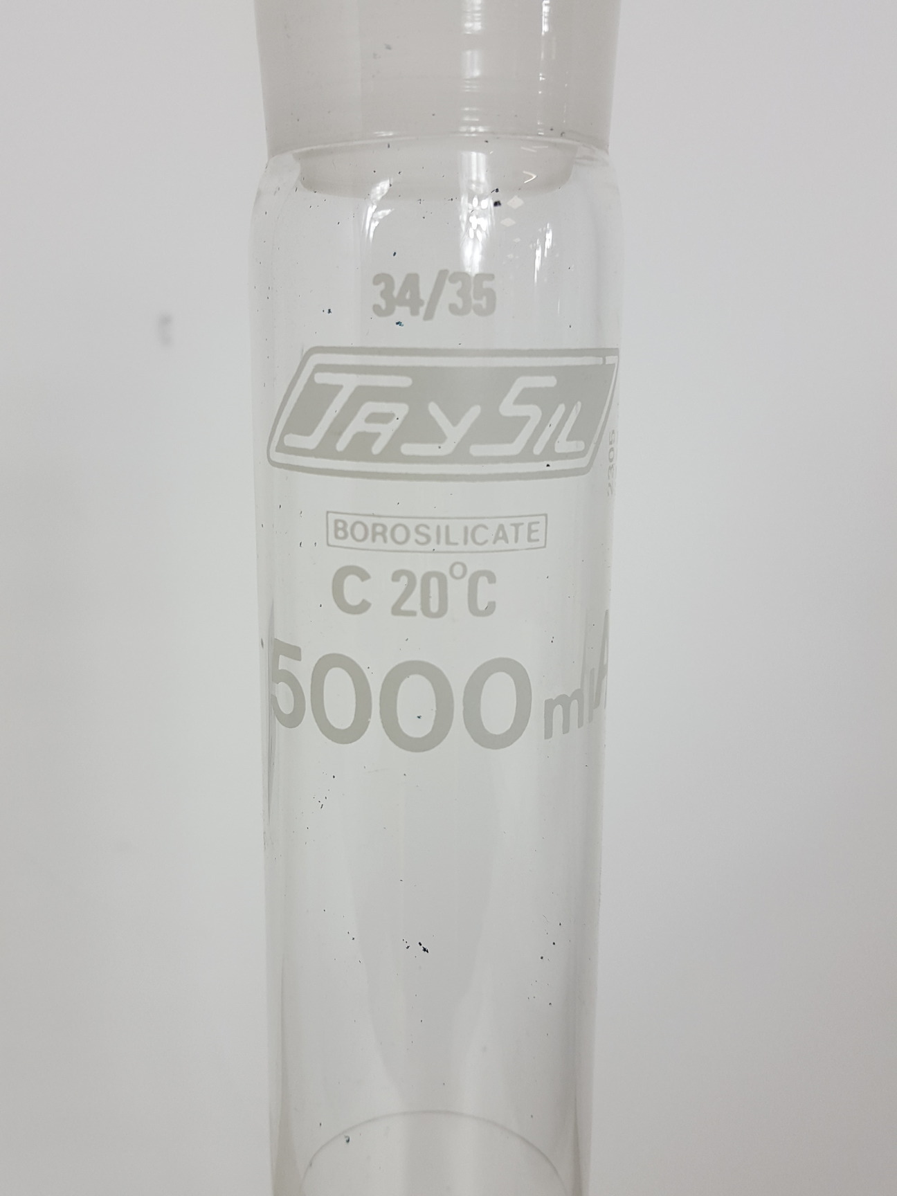 Image of 32 x Volumetric Flasks, 3L Buchner Funnel, 10L Bottle, 3 x Measuring Tubes Lab