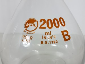 Thumbnail image of 32 x Volumetric Flasks, 3L Buchner Funnel, 10L Bottle, 3 x Measuring Tubes Lab