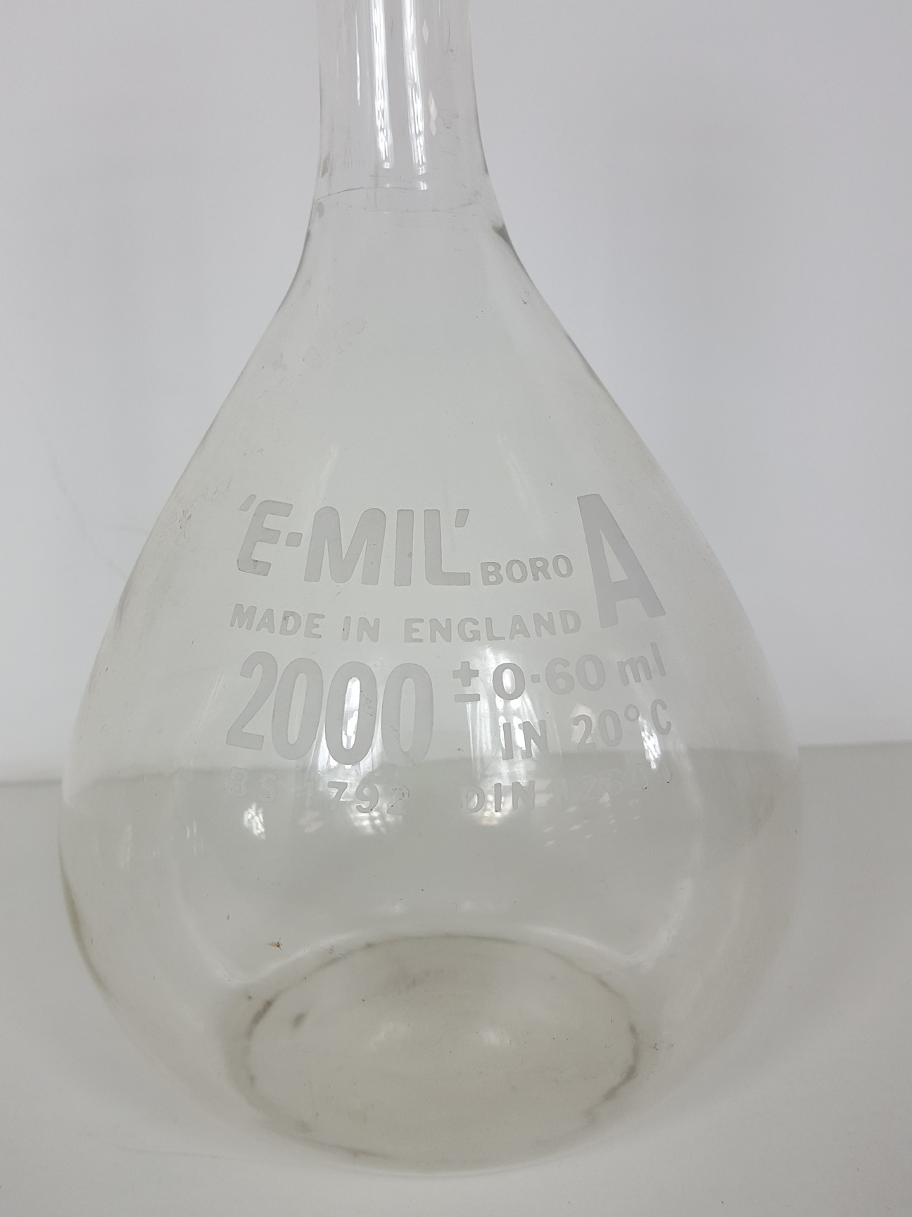 Image of 32 x Volumetric Flasks, 3L Buchner Funnel, 10L Bottle, 3 x Measuring Tubes Lab