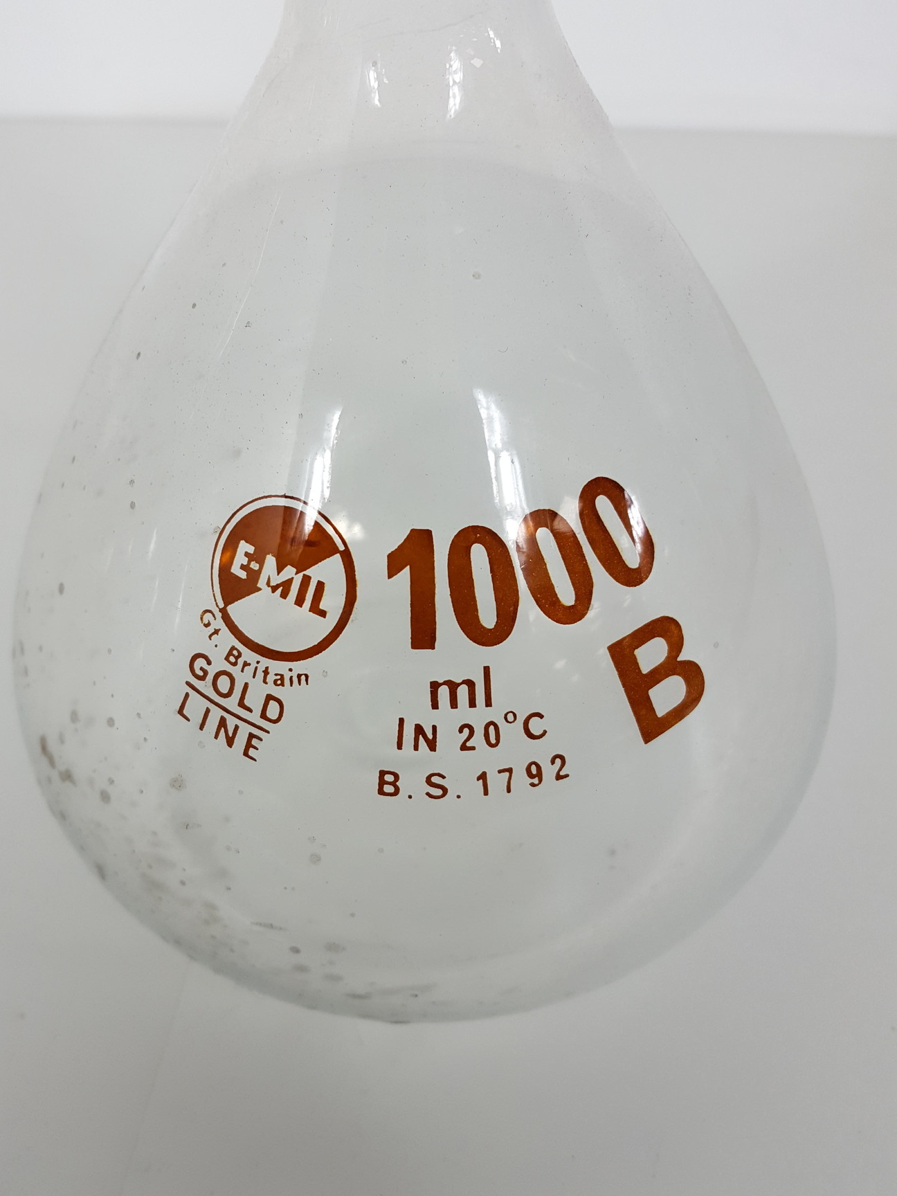 Image of 32 x Volumetric Flasks, 3L Buchner Funnel, 10L Bottle, 3 x Measuring Tubes Lab
