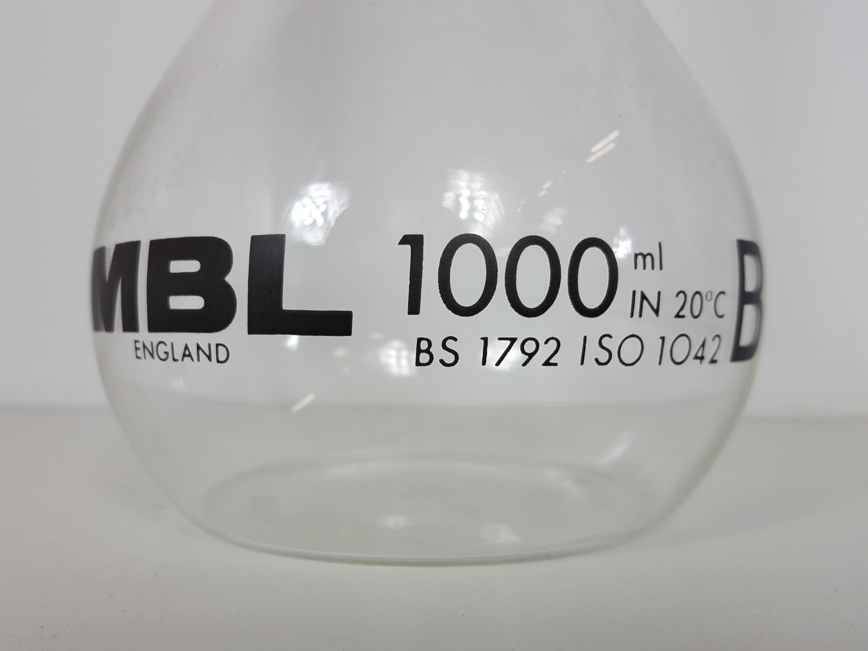 Image of 32 x Volumetric Flasks, 3L Buchner Funnel, 10L Bottle, 3 x Measuring Tubes Lab