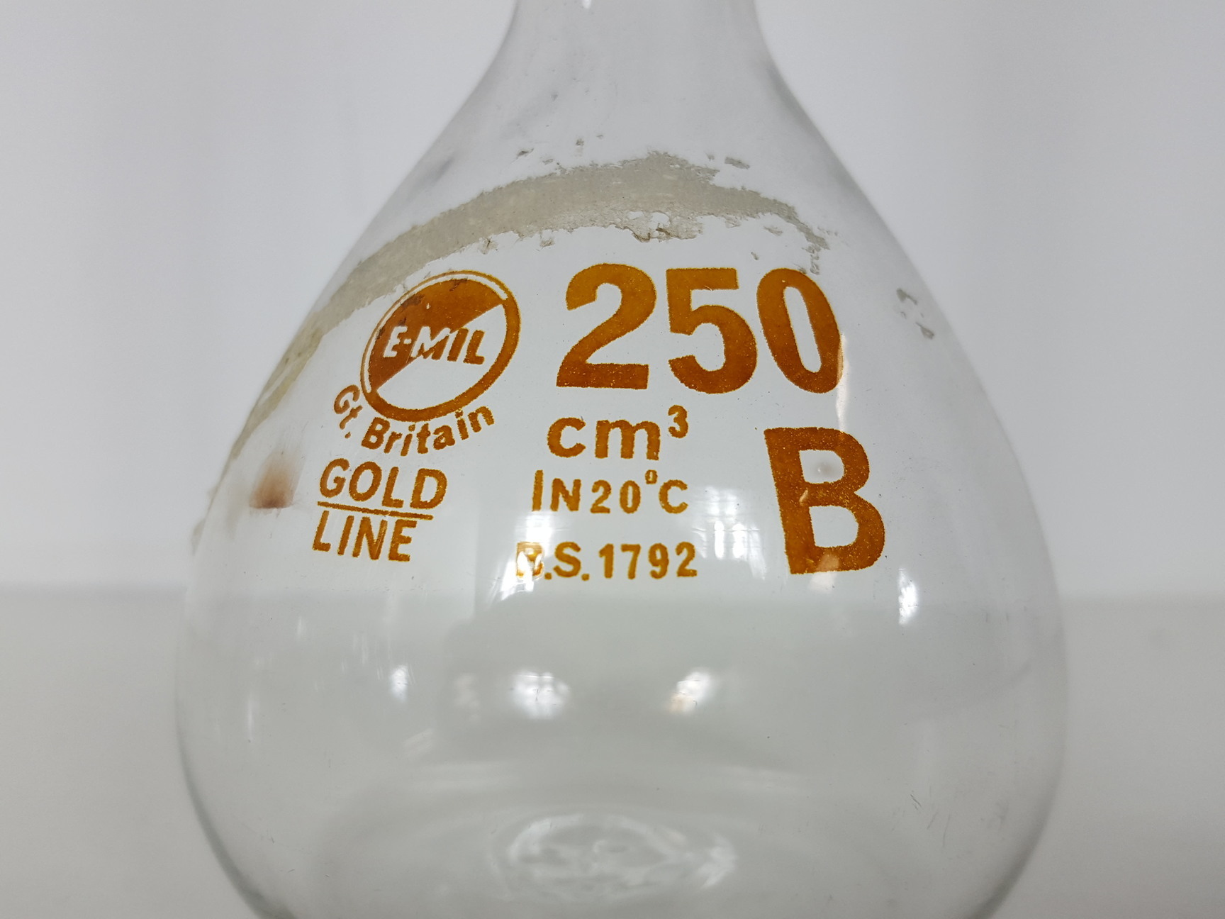 Image of 32 x Volumetric Flasks, 3L Buchner Funnel, 10L Bottle, 3 x Measuring Tubes Lab