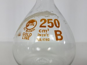 Thumbnail image of 32 x Volumetric Flasks, 3L Buchner Funnel, 10L Bottle, 3 x Measuring Tubes Lab