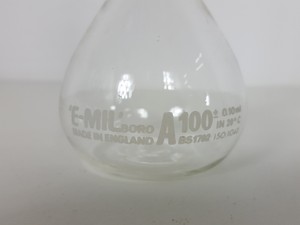 Thumbnail image of 32 x Volumetric Flasks, 3L Buchner Funnel, 10L Bottle, 3 x Measuring Tubes Lab