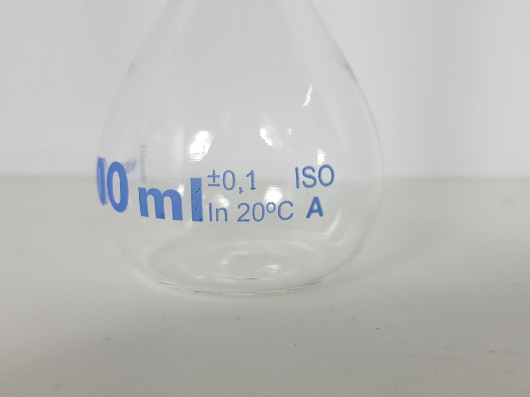 Image of 32 x Volumetric Flasks, 3L Buchner Funnel, 10L Bottle, 3 x Measuring Tubes Lab