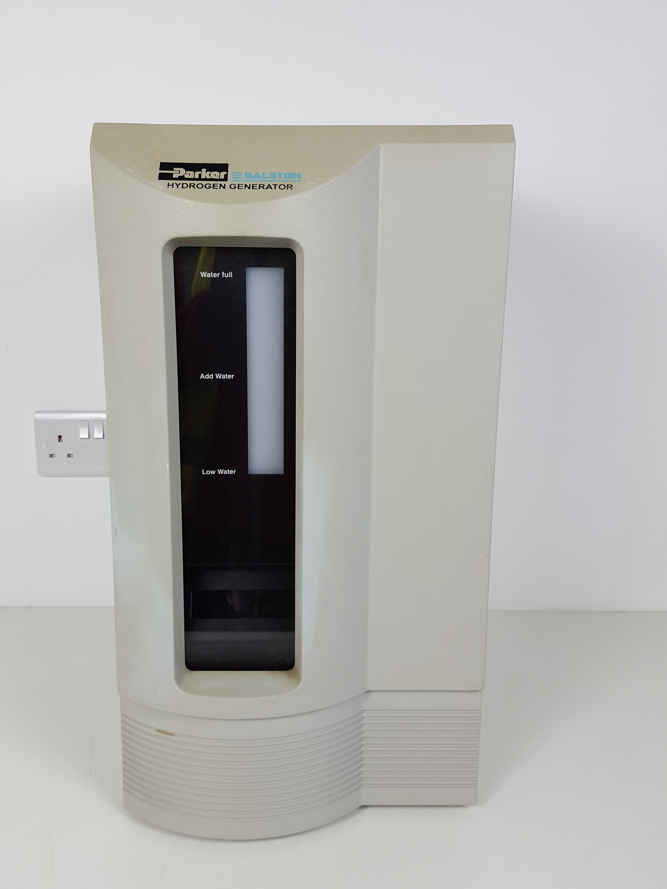 Image of Parker Balston H2PD-150-220 Hydrogen Generator & Manual Lab