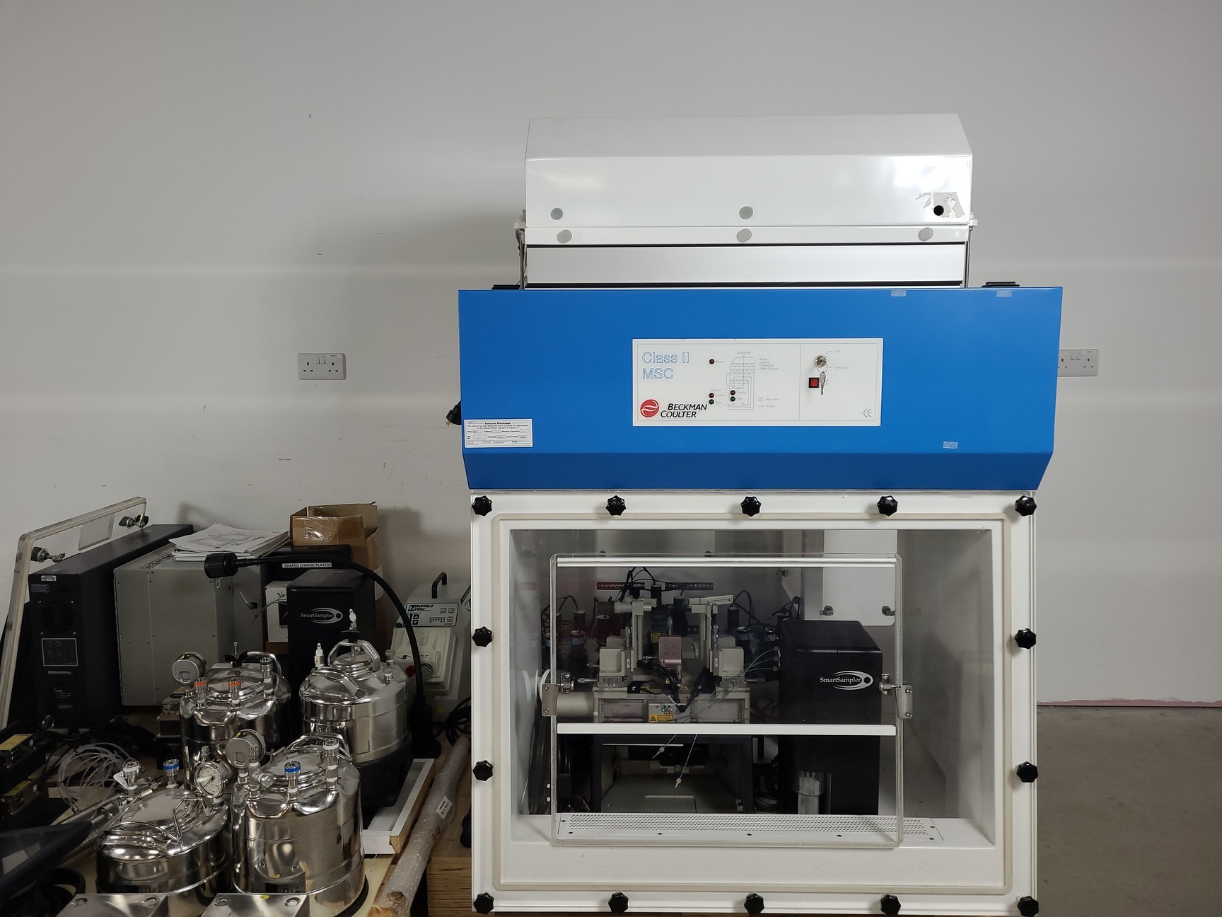 Image of Beckman Coulter MoFlo Laser Cytomation System w/ MSC Class II Safety Cabinet Lab