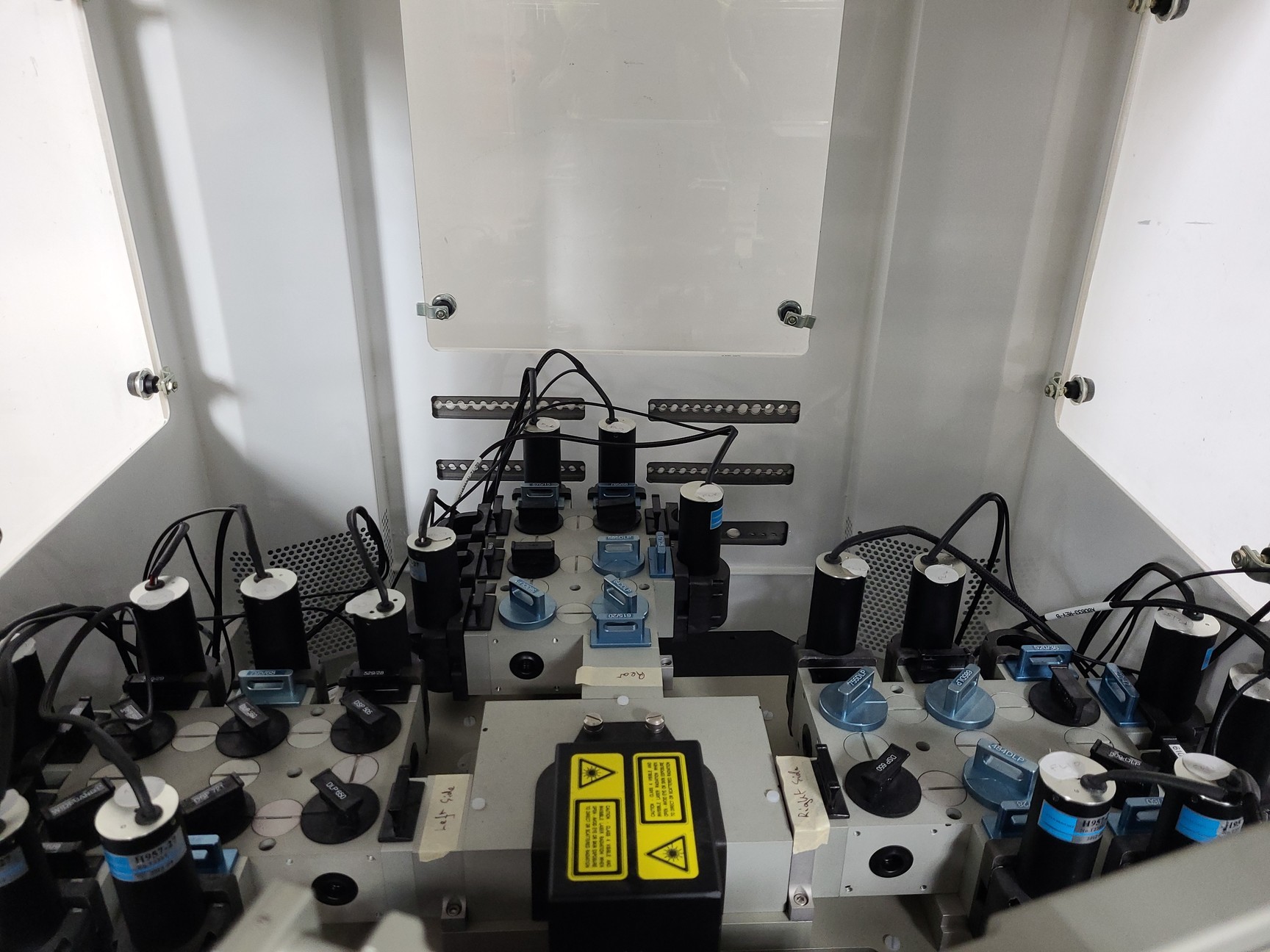 Image of Beckman Coulter MoFlo Laser Cytomation System w/ MSC Class II Safety Cabinet Lab