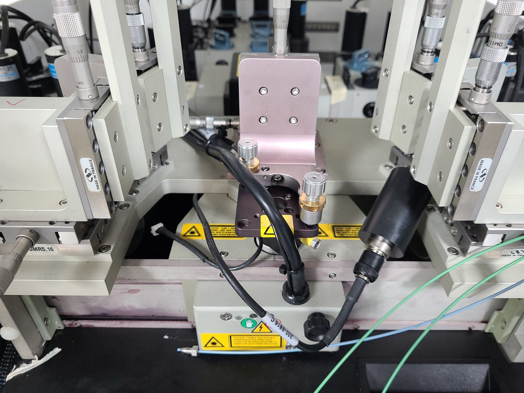 Image of Beckman Coulter MoFlo Laser Cytomation System w/ MSC Class II Safety Cabinet Lab