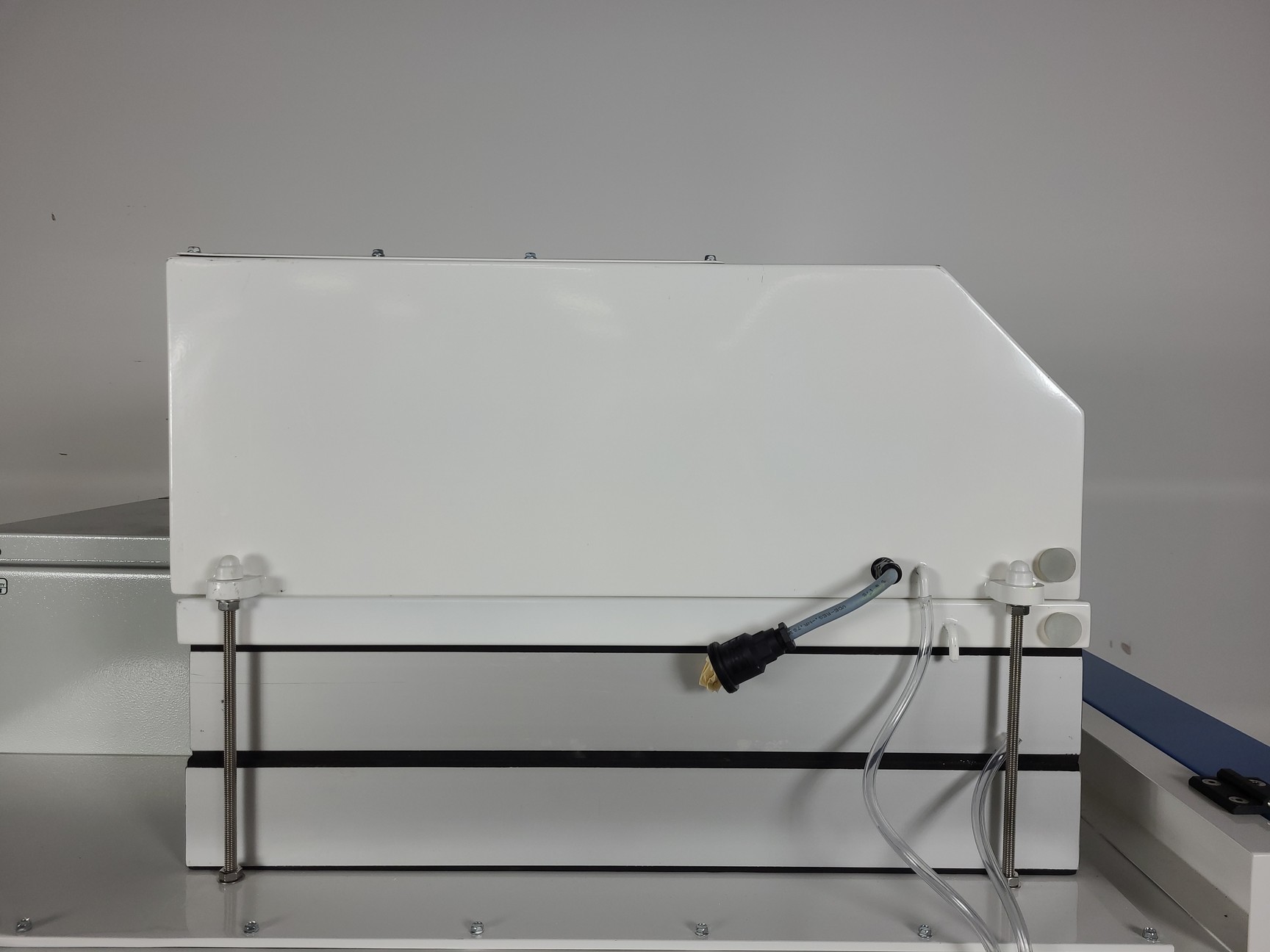 Image of Beckman Coulter MoFlo Laser Cytomation System w/ MSC Class II Safety Cabinet Lab