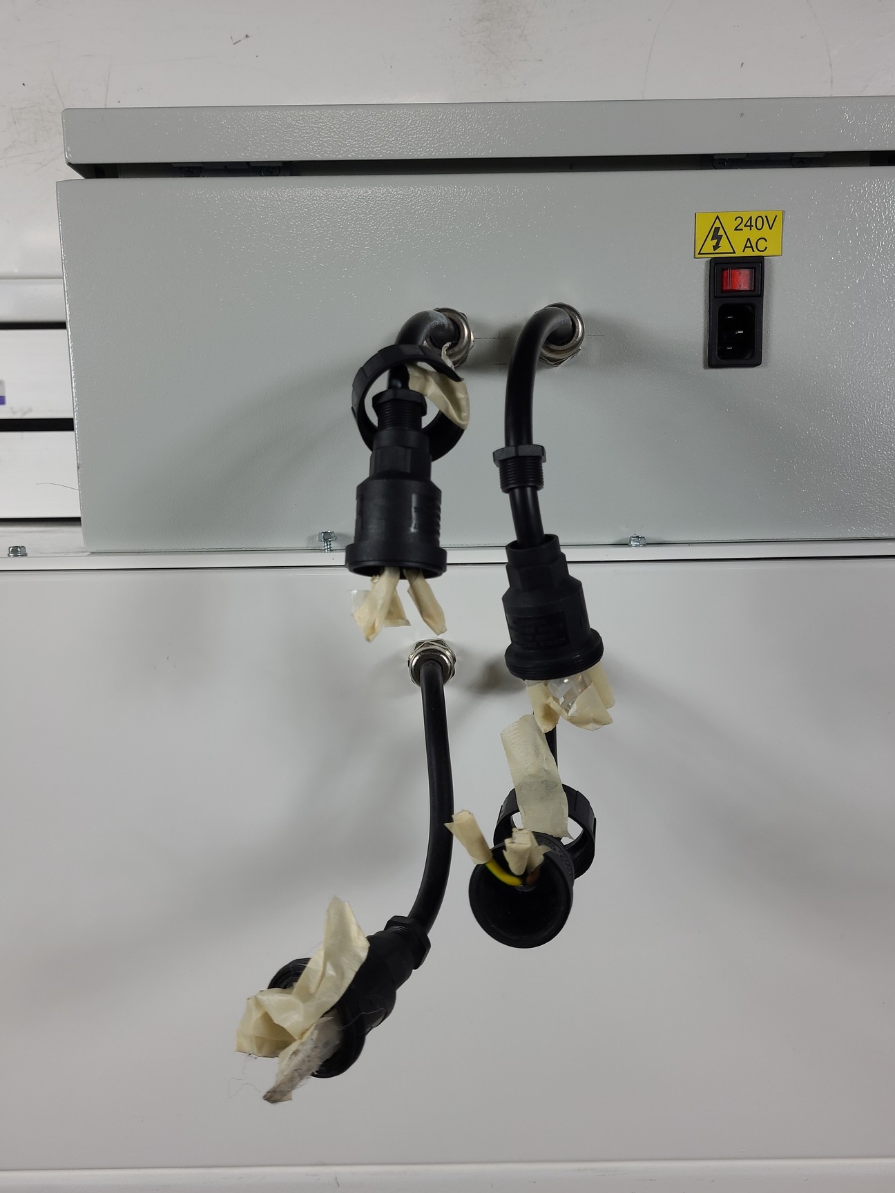 Image of Beckman Coulter MoFlo Laser Cytomation System w/ MSC Class II Safety Cabinet Lab