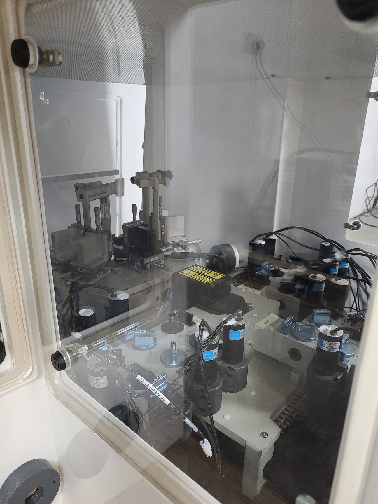Image of Beckman Coulter MoFlo Laser Cytomation System w/ MSC Class II Safety Cabinet Lab