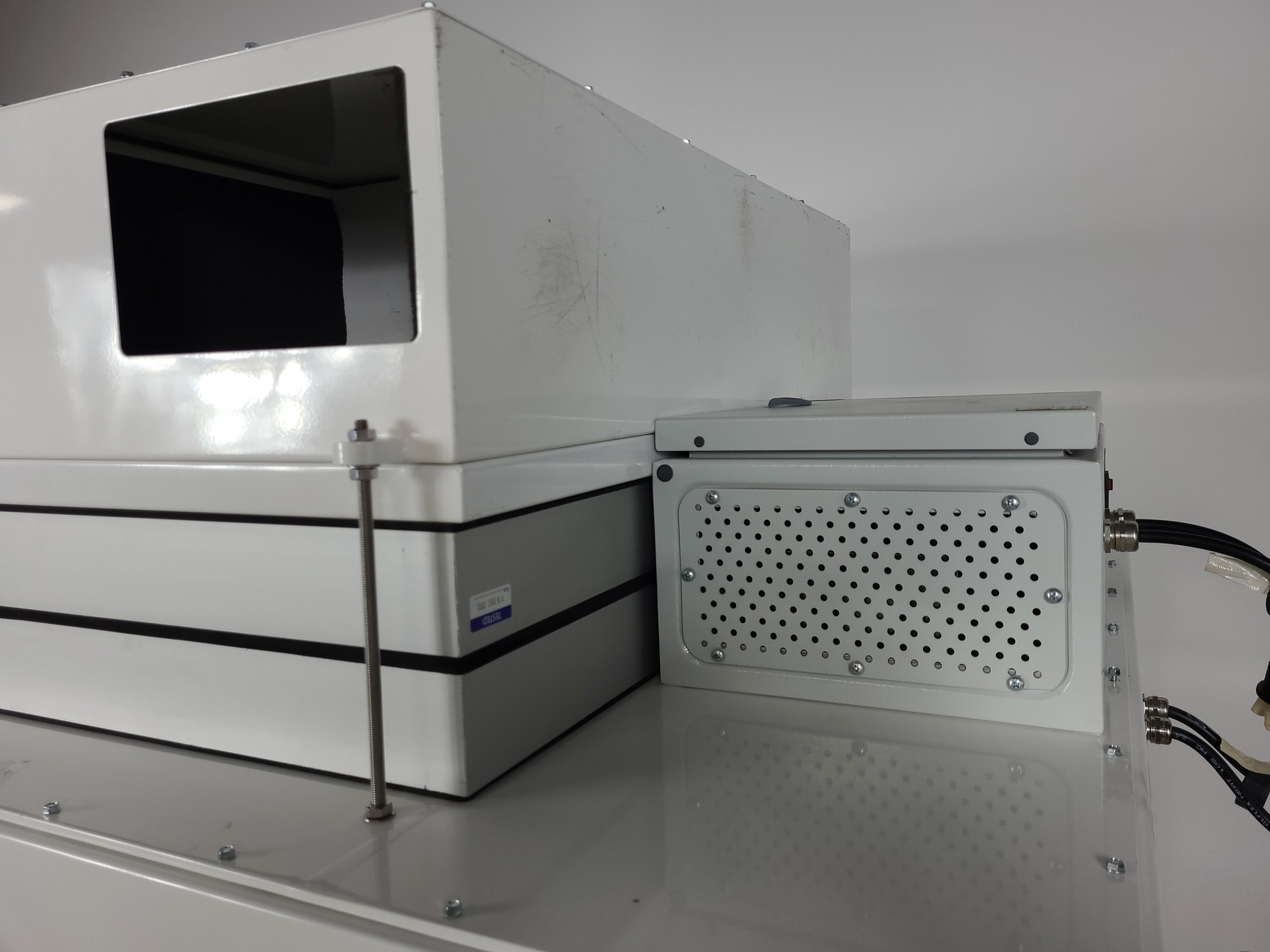 Image of Beckman Coulter MoFlo Laser Cytomation System w/ MSC Class II Safety Cabinet Lab