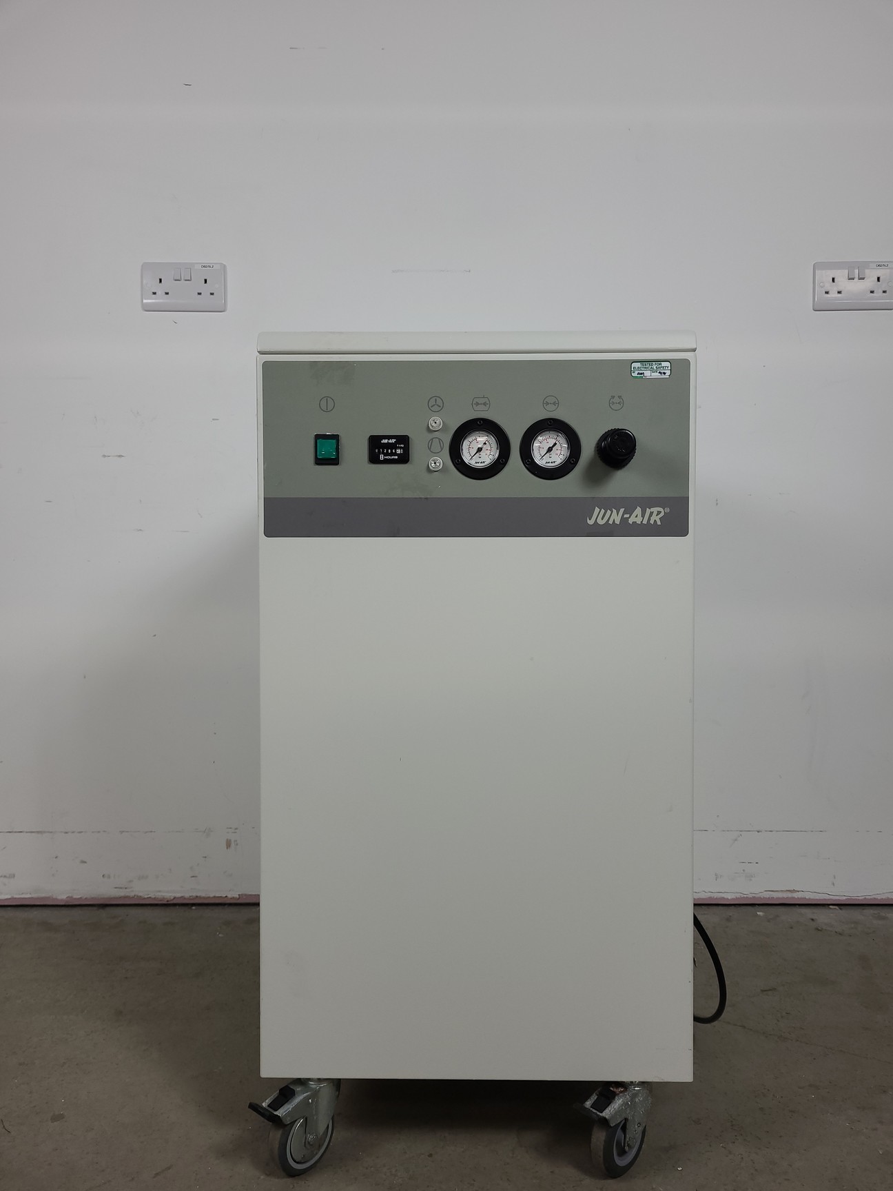 Image of Beckman Coulter MoFlo Laser Cytomation System w/ MSC Class II Safety Cabinet Lab