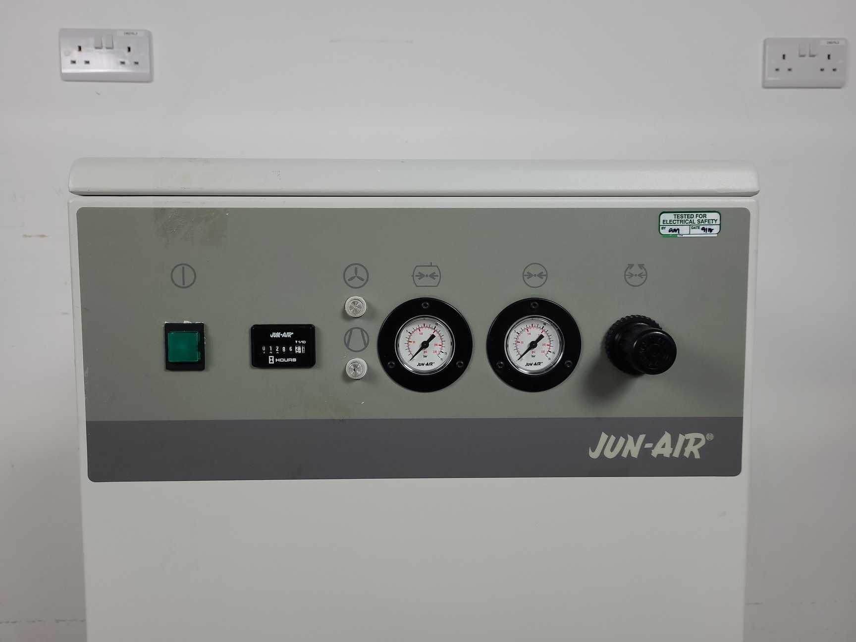 Image of Beckman Coulter MoFlo Laser Cytomation System w/ MSC Class II Safety Cabinet Lab