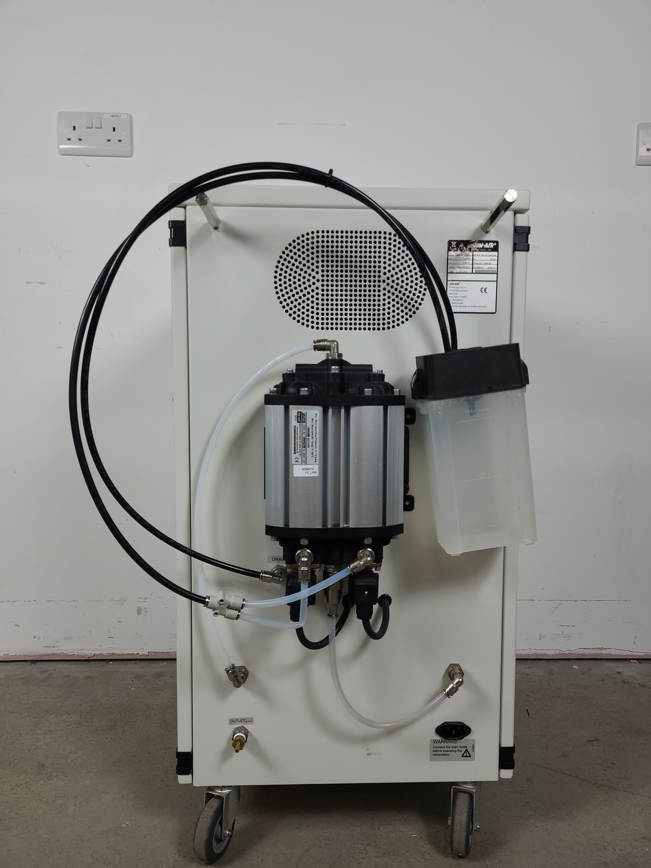 Image of Beckman Coulter MoFlo Laser Cytomation System w/ MSC Class II Safety Cabinet Lab
