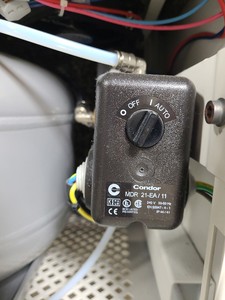 Thumbnail image of Beckman Coulter MoFlo Laser Cytomation System w/ MSC Class II Safety Cabinet Lab