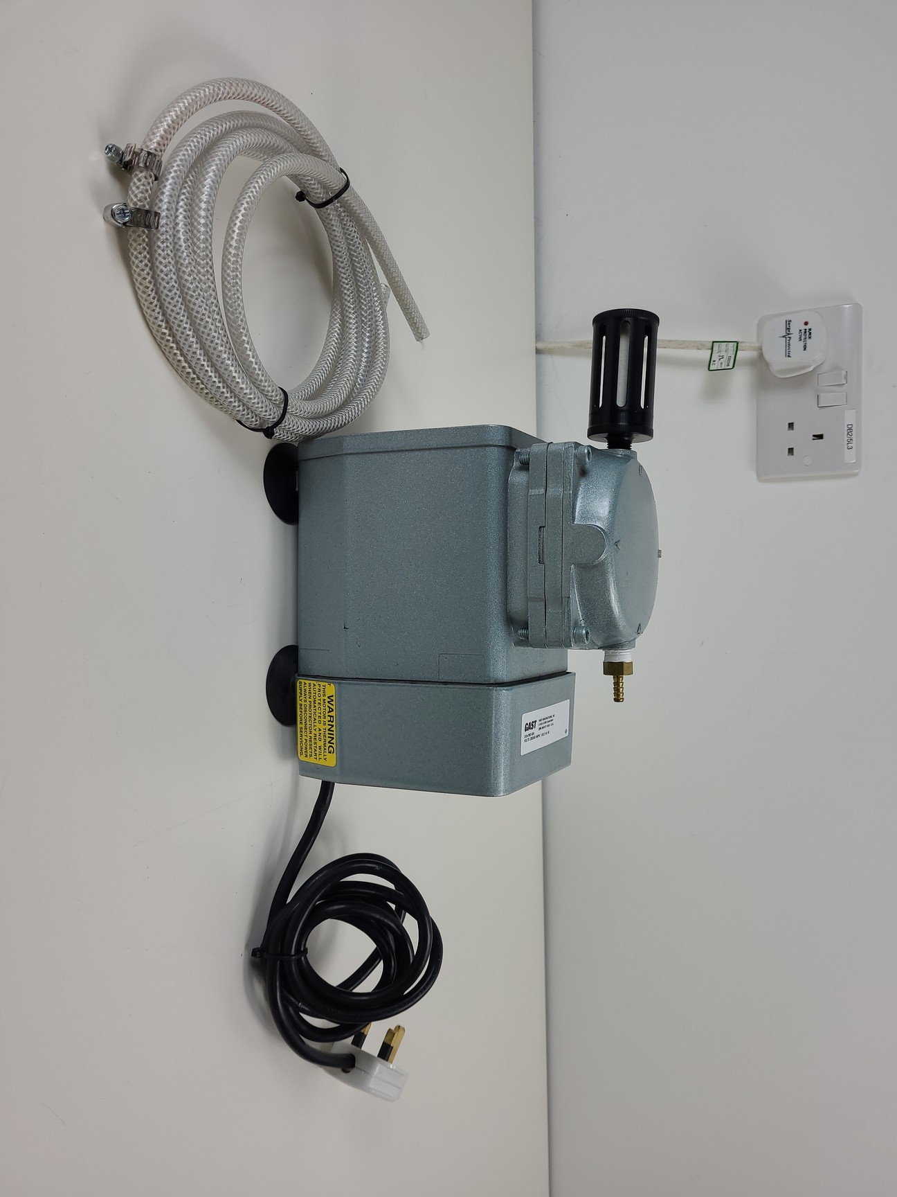 Image of Beckman Coulter MoFlo Laser Cytomation System w/ MSC Class II Safety Cabinet Lab
