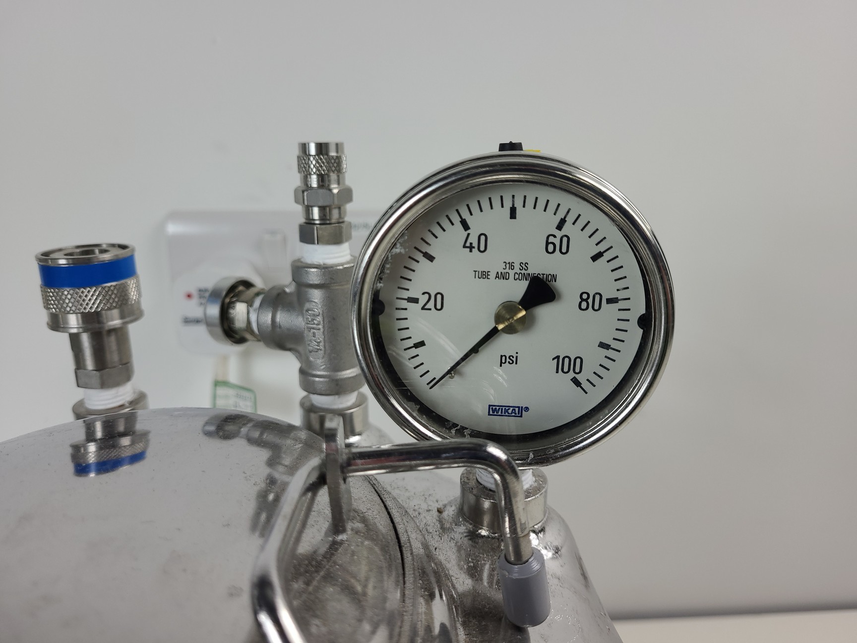 Image of Beckman Coulter MoFlo Laser Cytomation System w/ MSC Class II Safety Cabinet Lab