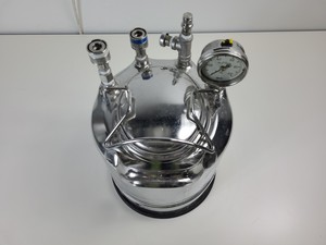 Thumbnail image of Beckman Coulter MoFlo Laser Cytomation System w/ MSC Class II Safety Cabinet Lab