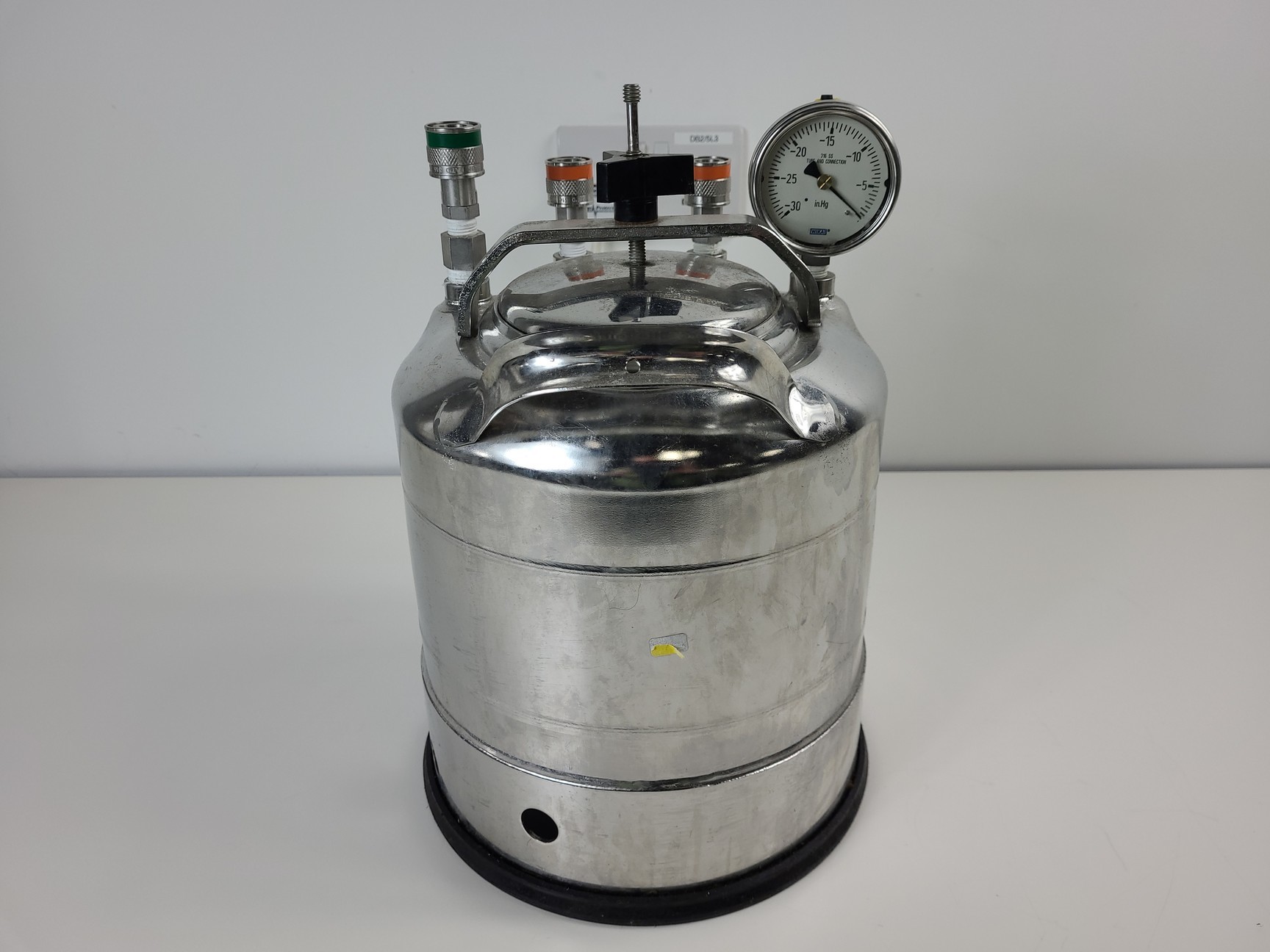 Image of Beckman Coulter MoFlo Laser Cytomation System w/ MSC Class II Safety Cabinet Lab