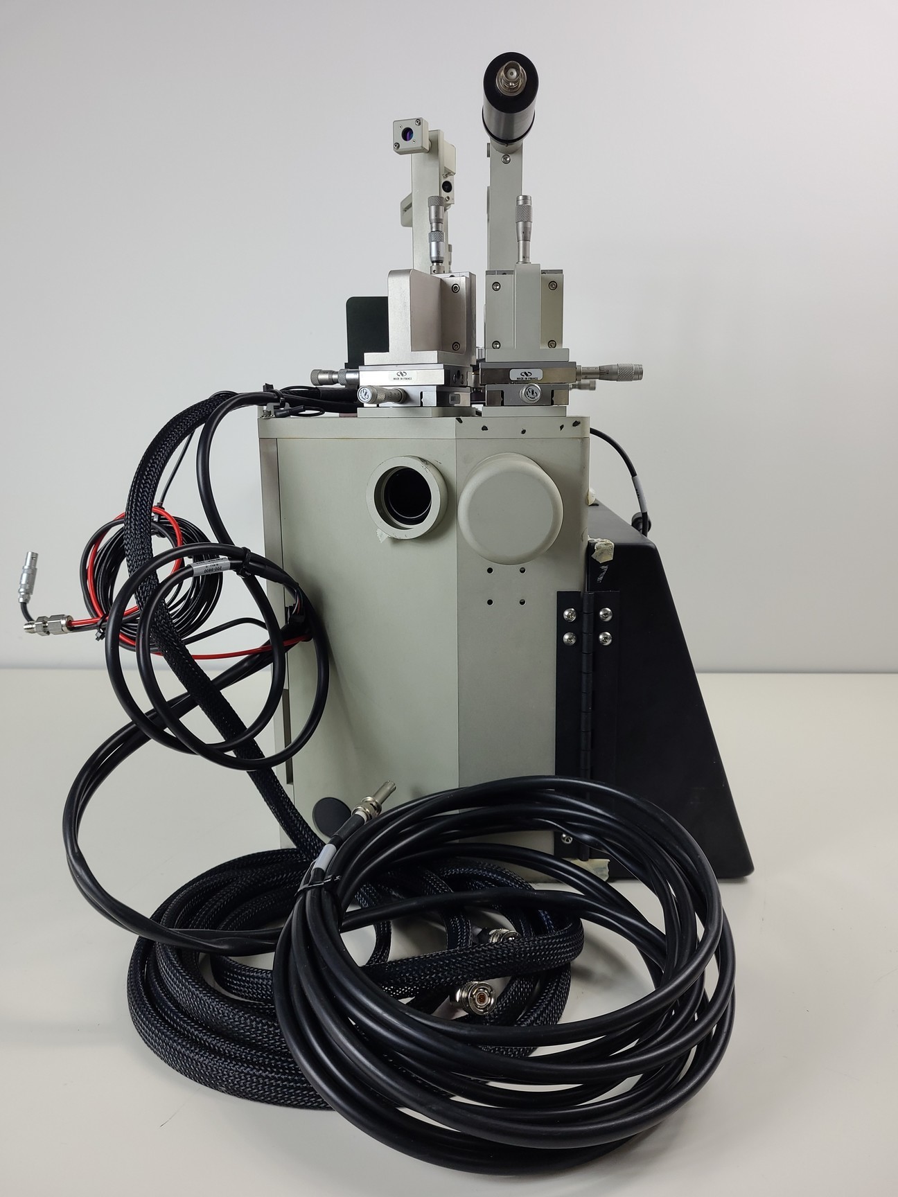 Image of Beckman Coulter MoFlo Laser Cytomation System w/ MSC Class II Safety Cabinet Lab