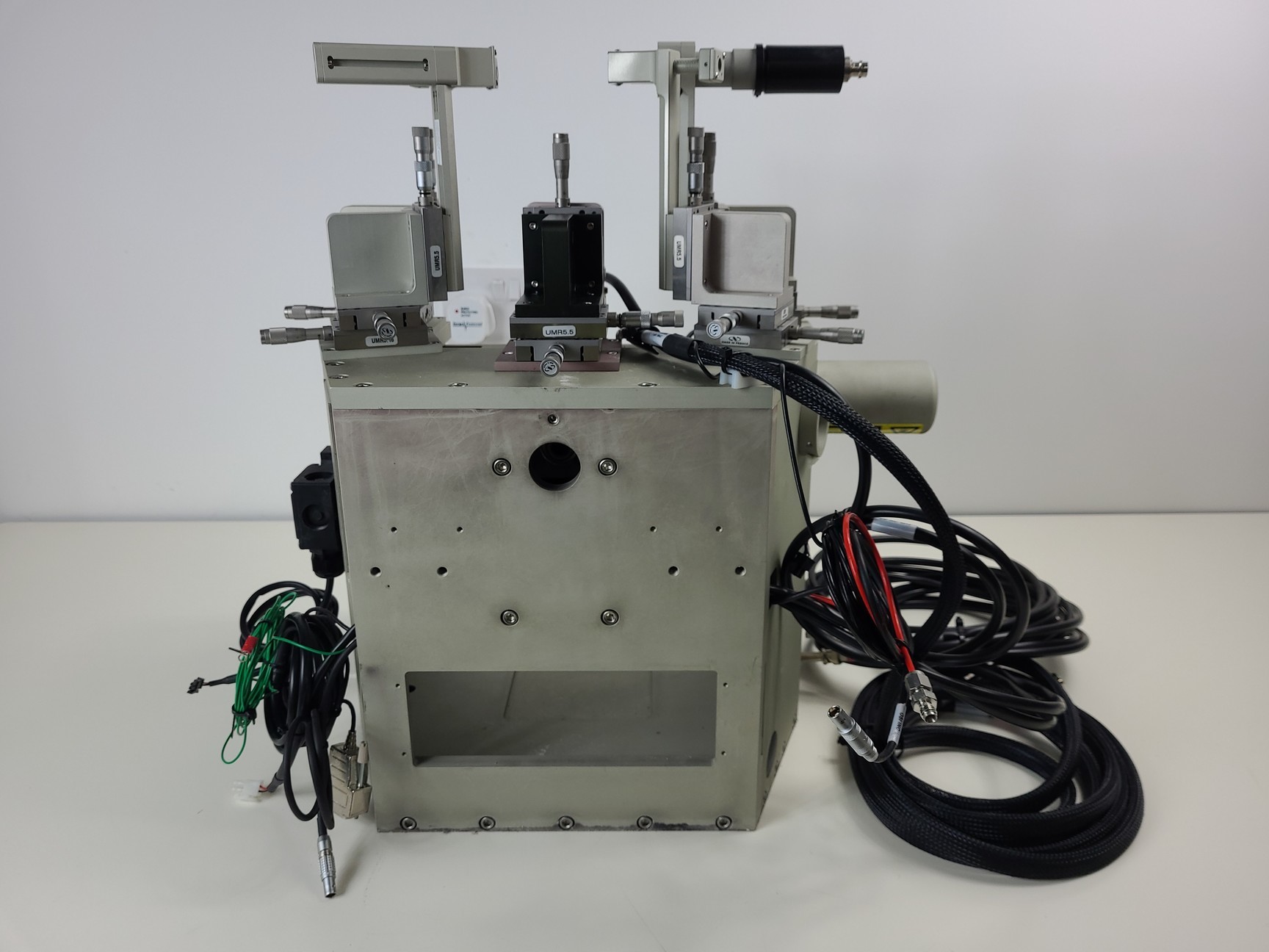 Image of Beckman Coulter MoFlo Laser Cytomation System w/ MSC Class II Safety Cabinet Lab