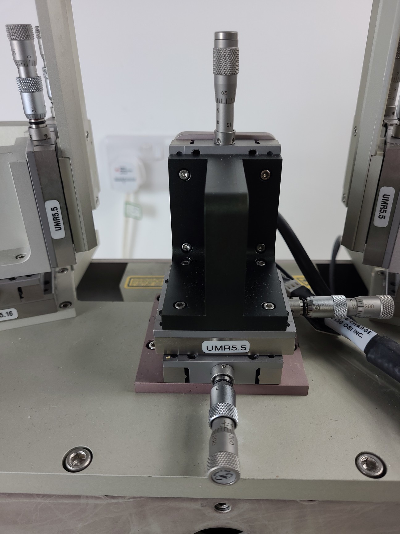 Image of Beckman Coulter MoFlo Laser Cytomation System w/ MSC Class II Safety Cabinet Lab