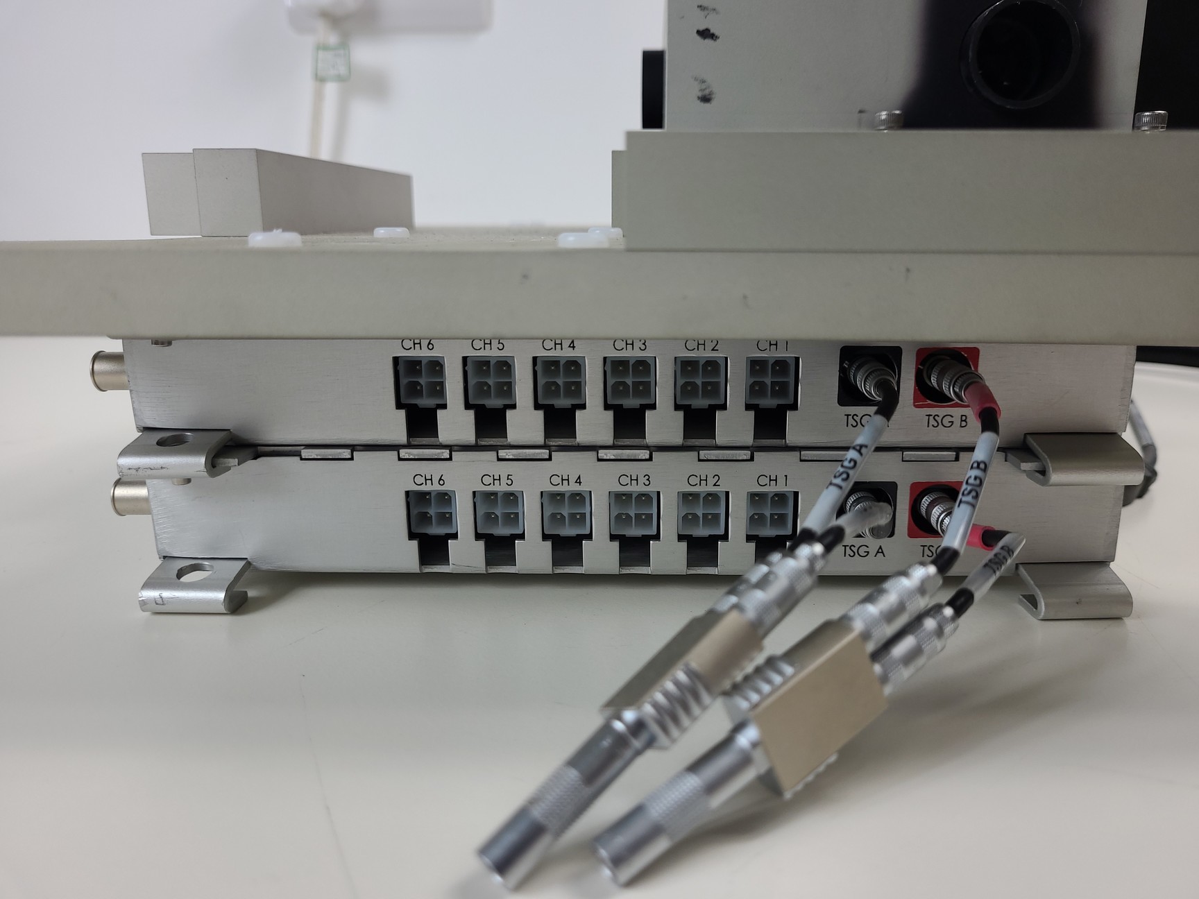 Image of Beckman Coulter MoFlo Laser Cytomation System w/ MSC Class II Safety Cabinet Lab
